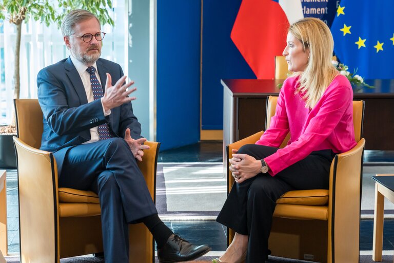 Снимка 1: Roberta METSOLA, EP President meets with Petr FIALA, Czech Prime Minister