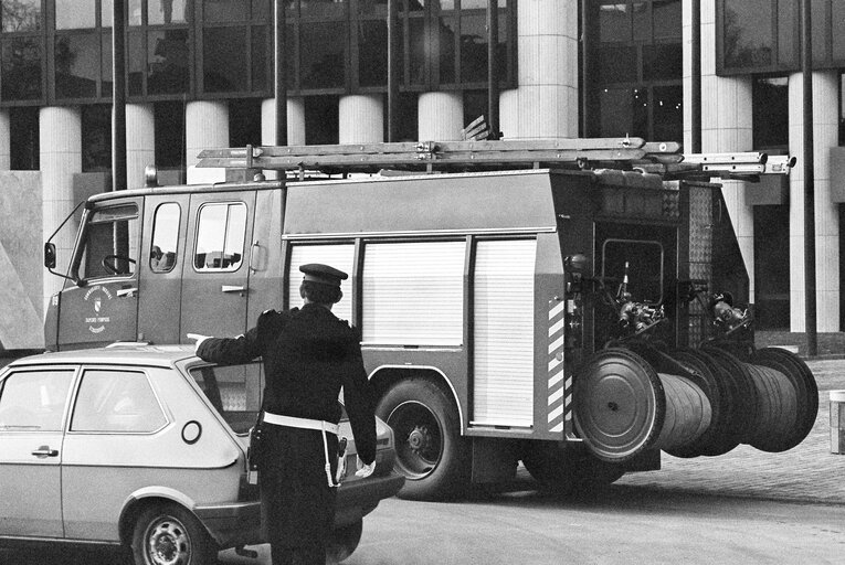 Fotogrāfija 2: Firemen at the European Parliament in Strasbourg