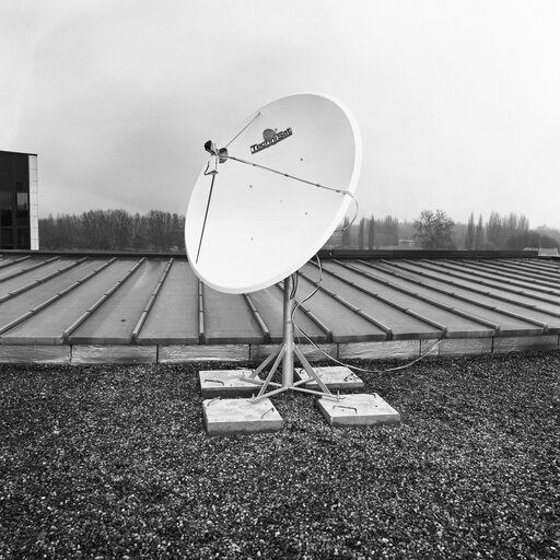 Satellite transmission antenna on the roof of the EP in Strasbourg in December 1988