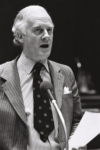 Fotogrāfija 28: The delegue Sir Tom NORMANTON during a session in Luxembourg in October 1977.