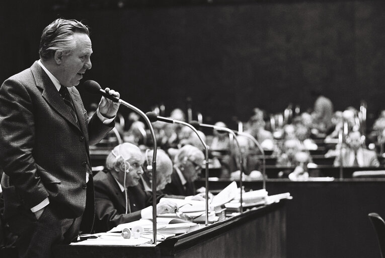 The delegue Ludwig FELLERMAIER during a session in Luxembourg in October 1977.