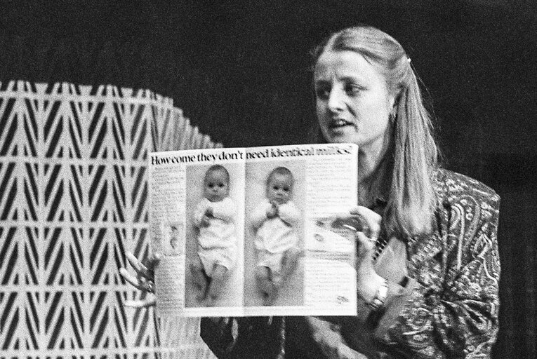 Fotografija 22: The MEP Carole TONGUE during a session in Strasbourg in March 1986.