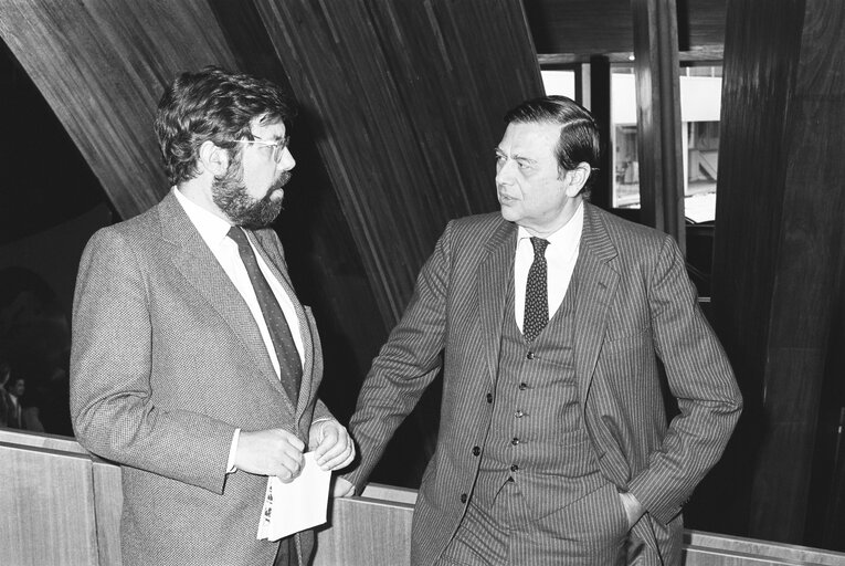 Foto 3: MEPs Francisco Antonio LUCAS PIRES and Efthymios CHRISTODOULOU in the EP in Strasbourg