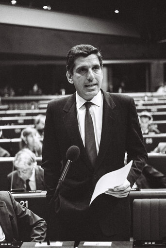 Fotografie 5: Portrait of MEP Ioannis PAPANTONIOU during his speech at the plenary session