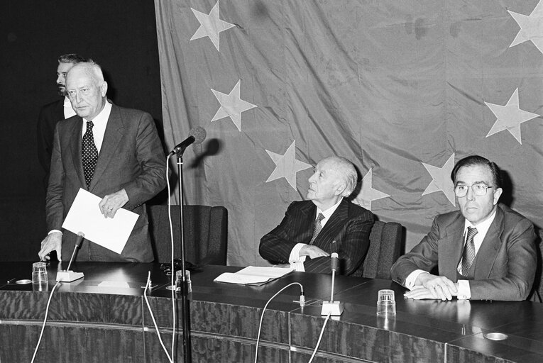 Fotografie 8: Meeting on the Centenary of the Birth of Salvador de Madariaga at the European Parliament in Strasbourg in November 1986