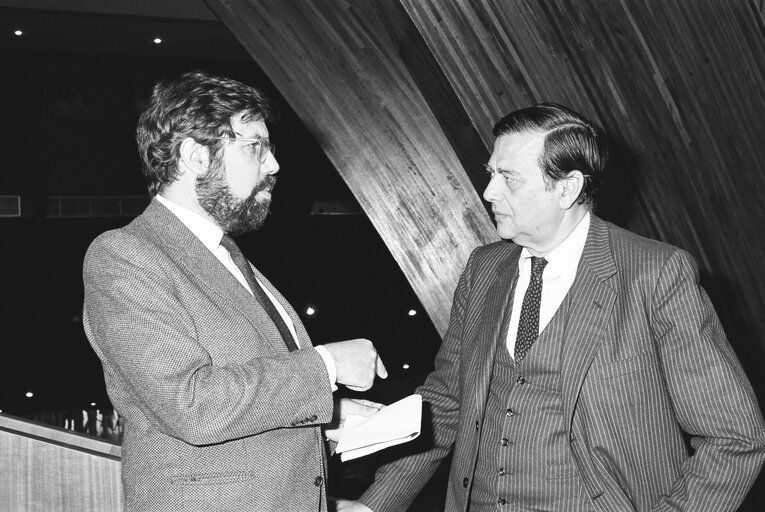 Foto 4: MEPs Francisco Antonio LUCAS PIRES and, Efthymios CHRISTODOULOU in the EP in Strasbourg