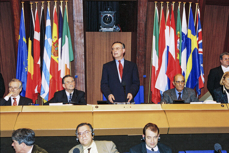 Arrival of the observers and MEPs for Sweden, Austria and FInland following the 1995 enlargement