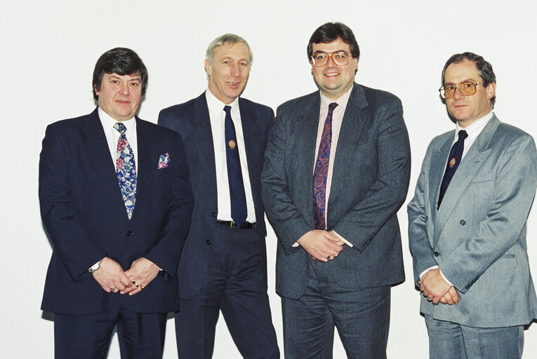 Foto 2: British socialist MEPs with guests in Brussels