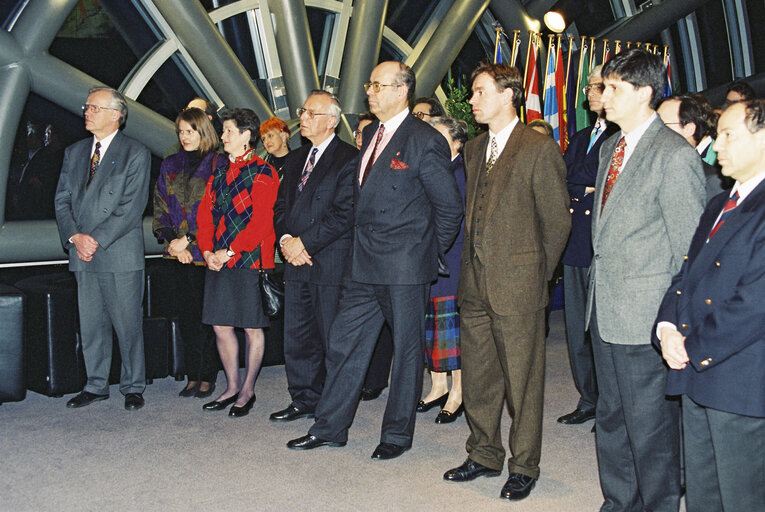 Fotografi 11: EP President welcomes the appointed delegates to the European Parliament for Austria, Finland and Sweden