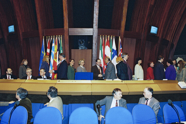 Zdjęcie 4: Arrival of the observers and MEPs for Sweden, Austria and FInland following the 1995 enlargement