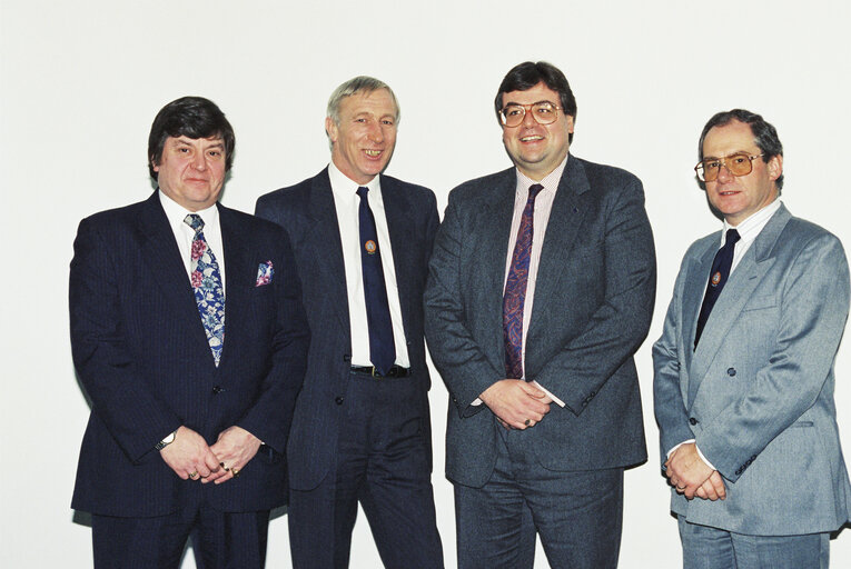 Foto 3: British socialist MEPs with guests in Brussels