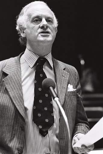 Foto 29: The delegue Sir Tom NORMANTON during a session in Luxembourg in October 1977.