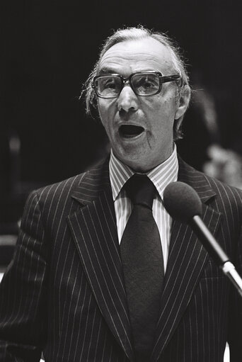 Fotogrāfija 24: The delegue Ronald William BROWN  during a session in Luxembourg in October 1977.