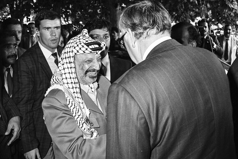 Oficial visit of Yasser ARAFAT to the European Parliament. Arrival