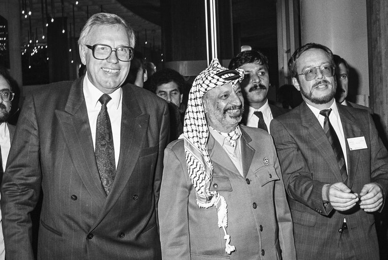 Oficial visit of Yasser ARAFAT to the European Parliament. Arrival