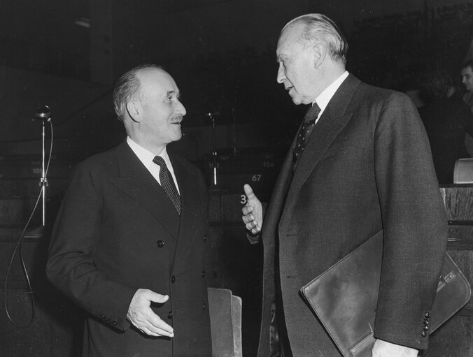 Fotogrāfija 4: Jean MONNET - Founding father of Europe