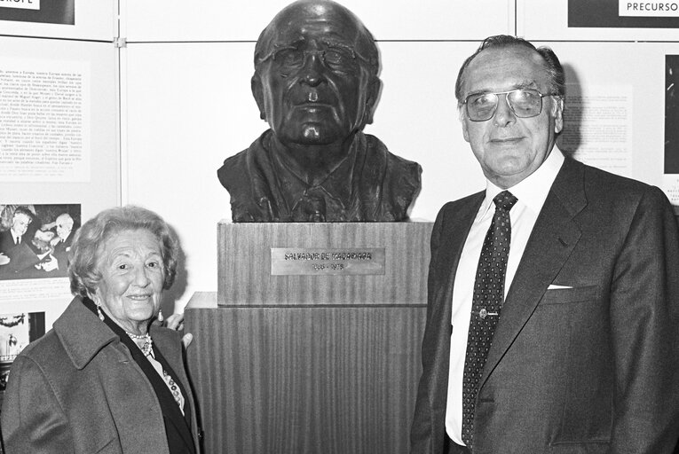 Fotografie 2: Exhibition on the Centenary of the Birth of Salvador de Madariaga at the EP in Strasbourg