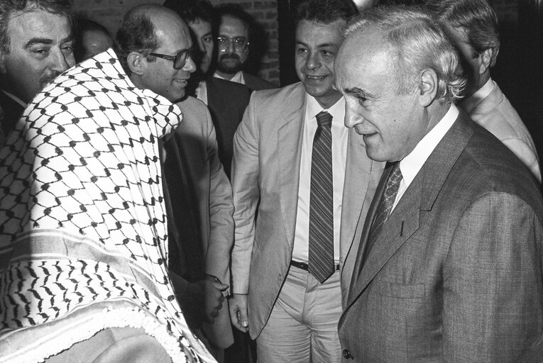 Oficial visit of Yasser ARAFAT to the European Parliament. Meeting with Karolos PAPOULIAS