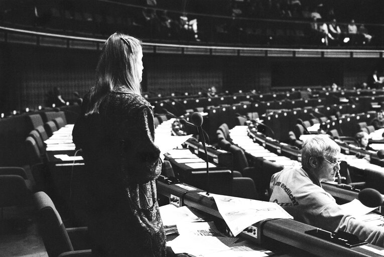 Fotografija 17: The MEP Carole TONGUE during a session in Strasbourg in March 1986.