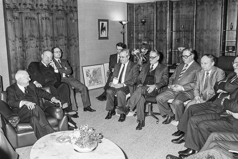 Foto 14: Pierre PFLIMLIN - EP President meets with Mep's at the European Parliament in Strasbourg