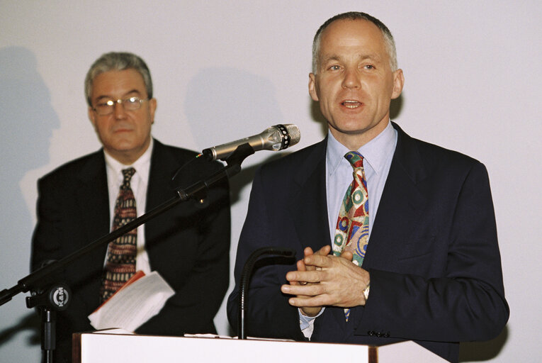 Fotogrāfija 2: Meeting of UK Labour Party's members at the European Parliament in Brussels