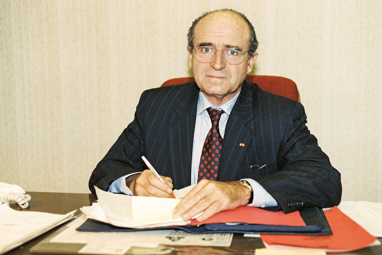 Φωτογραφία 3: MEP Abel MATUTES JUAN at the European Parliament  in Strasbourg