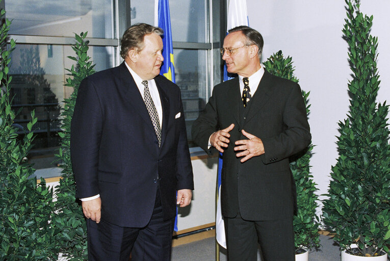 Foto 25: The President of Finland makes an official visit to the EP in Brussels