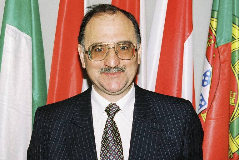 Zdjęcie 2: Portrait of MEP David John Alfred HALLAM at the European Parliament in Brussels