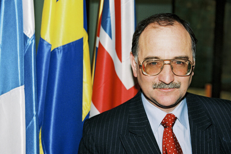 Fotografija 4: Portrait of MEP David John Alfred HALLAM in Brussels