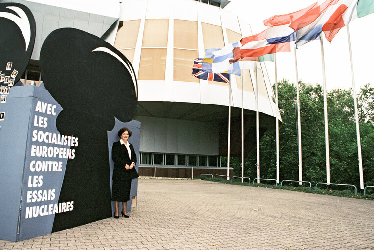 Fotografia 6: MEPs Demonstration against Nuclear Tests