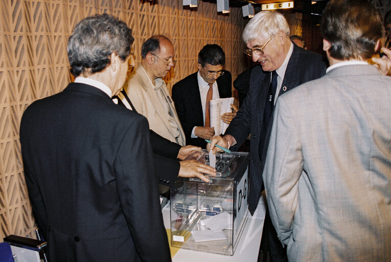 Foto 22: Election of European Ombudsman