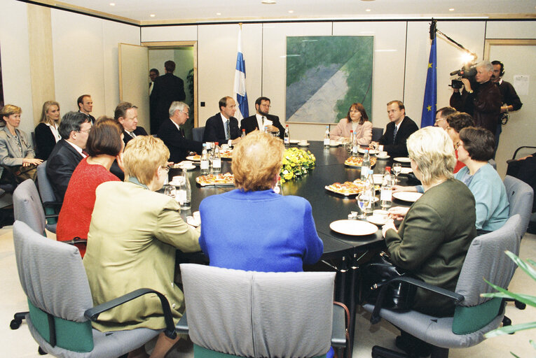 Foto 4: The President of Finland makes an official visit to the EP in Brussels - Meeting with Finnish MEPs