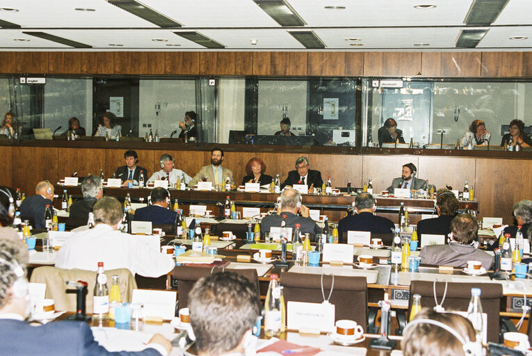 Fotografija 3: ECON Committee Meeting with Antonio FAZIO, Governor of Bank of Italy