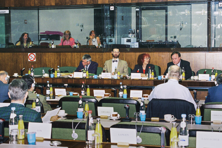 Foto 28: Meeting of the Subcommittee on Monetary Affairs