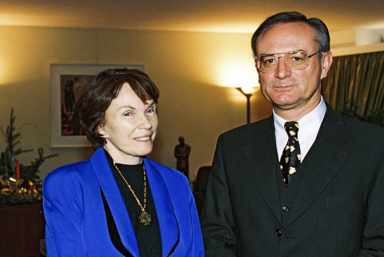 EP President meets with the wife of former French President Mitterrand