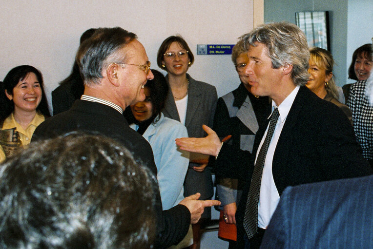 Φωτογραφία 18: Klaus HANSCH EP President meets with Richard GERE