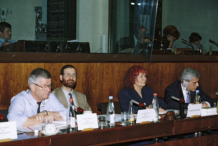 Fotografija 6: Meeting of the Subcommittee on Monetary Affairs