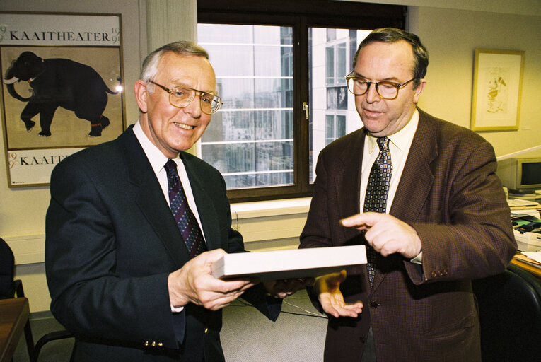 Photo 4 : Mep Wilfried MARTENS meets with Gerfrid GAIGG