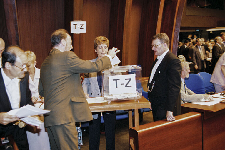 Fotografia 5: Election of European Ombudsman