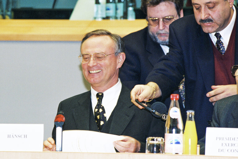 Fotografija 9: Committee on Institutional Affairs - Public hearing - 1996 Intergovernmental Conference - The European Parliament : A Sounding Board for Europe's Citizens