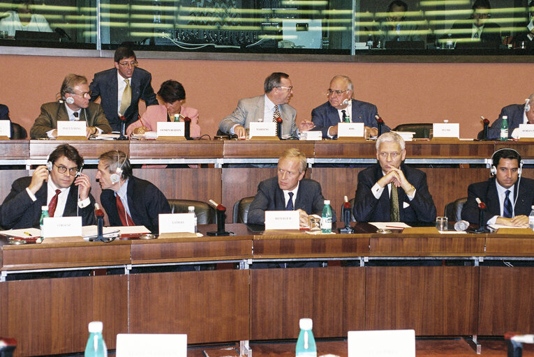 Fotografi 7: Meeting with Helmut KOHL, German Chancellor at the European Parliament in Strasbourg