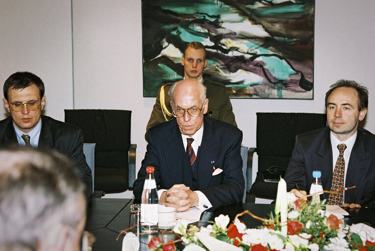 Foto 4: Klaus HANSCH EP President meets with Lennart MERI