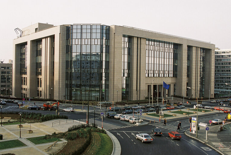 Photo 2: Justus Lipsius building, headquarters of the EU Council in February 1996
