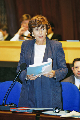 Fotografija 4: Plenary session in Strasbourg - Statement by the Commisioner in charge of Research, Science and Technology