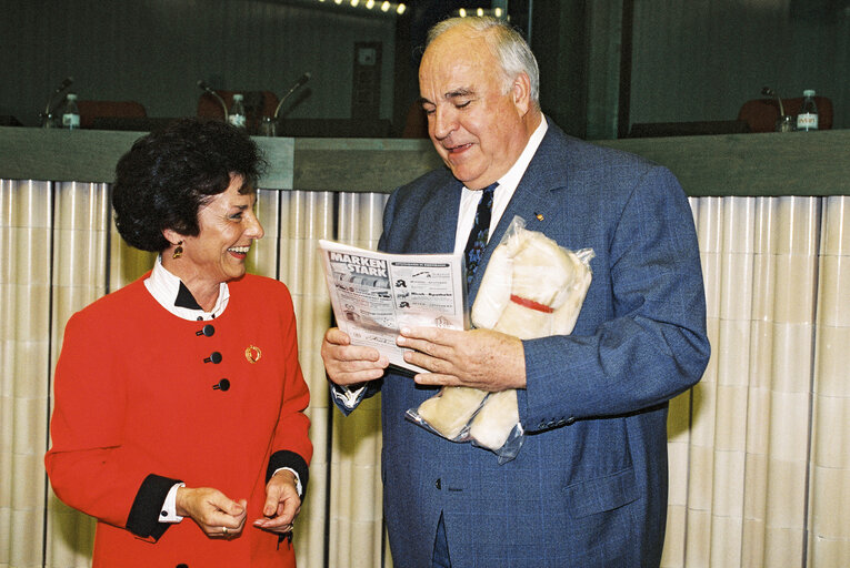 Fotografi 6: Meeting with Helmut KOHL, German Chancellor at the European Parliament in Strasbourg