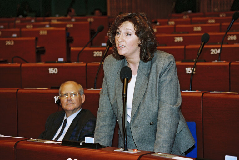 Photo 4: MEP Arlene McCARTHY speaks in plenary session in Strasbourg