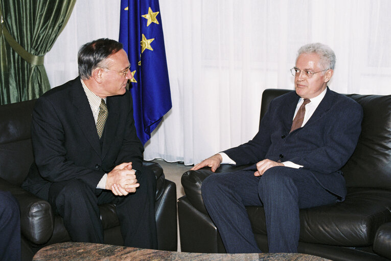 Fotagrafa 4: EP President meets with French socialist leader Lionel JOSPIN in February 1996