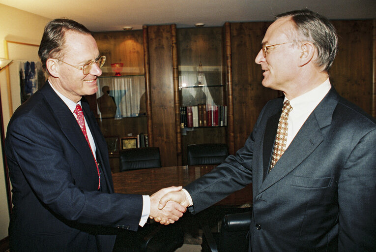 Φωτογραφία 3: Klaus HANSCH EP President meets Hans HENKEL