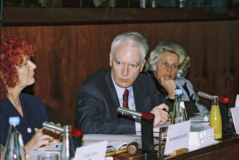 Fotografija 10: Meeting of the Subcommittee on Monetary Affairs