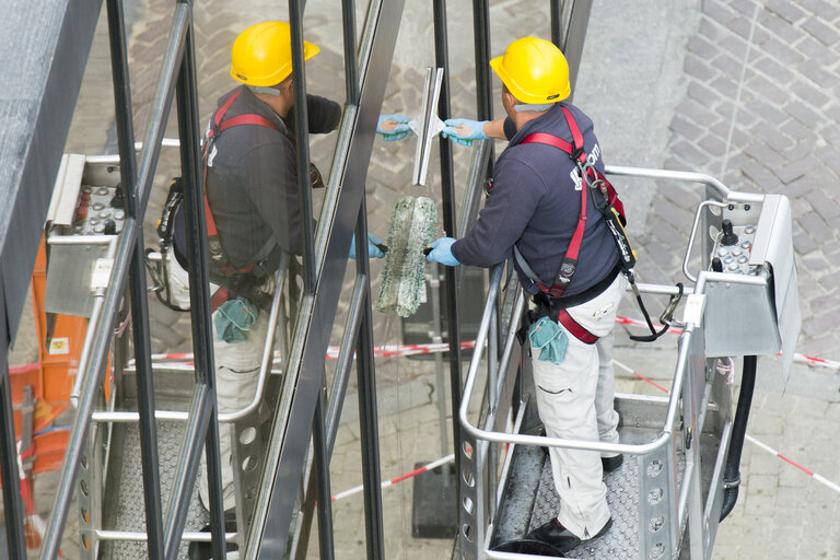 Fotografia 8: SQM building - Facade cleaning on the Square de Meeus building